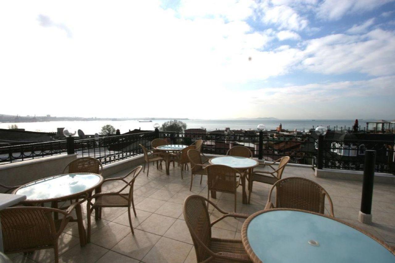 Peninsula Grand Hotel Мумбай Екстериор снимка