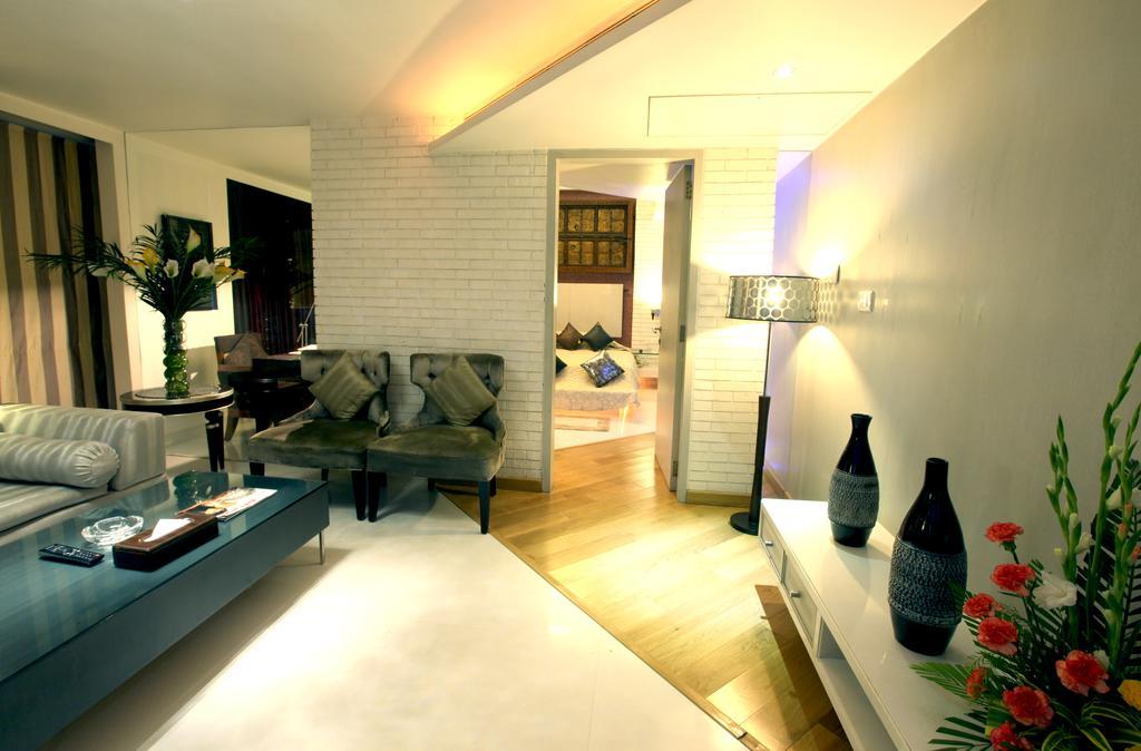 Peninsula Grand Hotel Мумбай Екстериор снимка