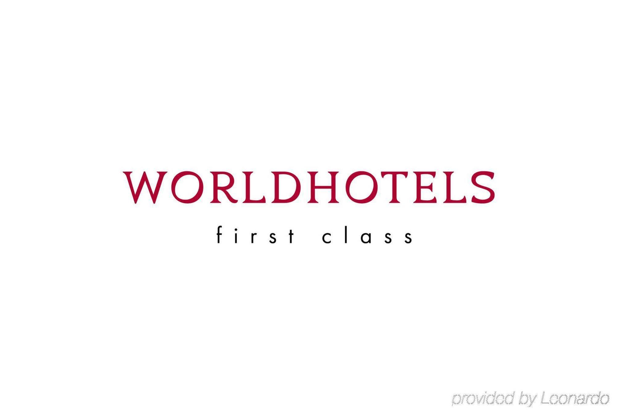 Peninsula Grand Hotel Мумбай Екстериор снимка